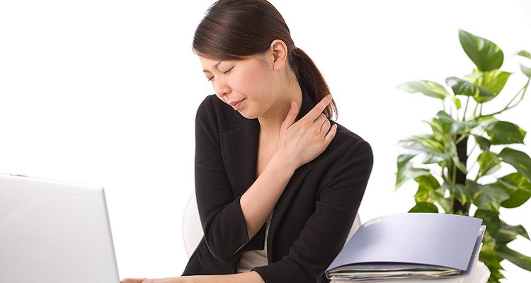 Triệu chứng thường gặp khi bị đau vai gáy của dân văn phòng .(Nguồn ảnh: Internet)