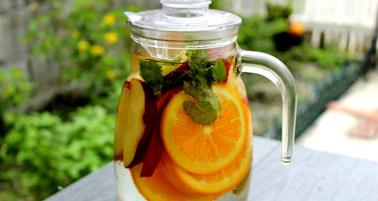  Công thức nước detox táo, cam, bạc hà tốt cho sức khỏe (Nguồn ảnh : Internet)